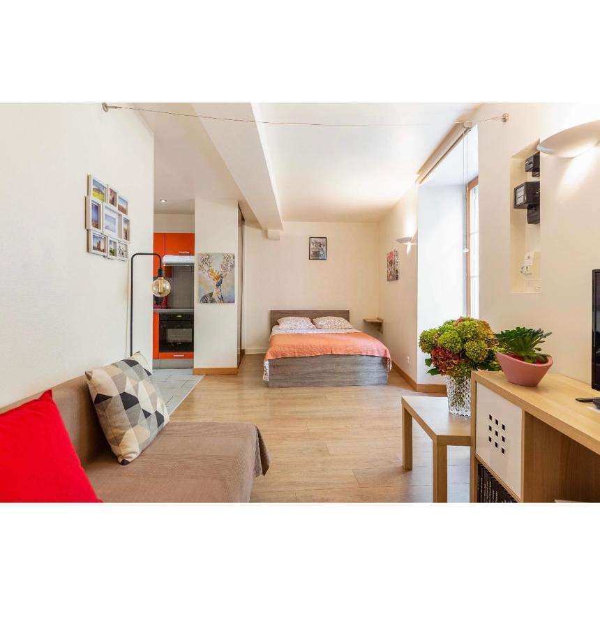 Location F1 Neuf Centre Historique Riom Apartment Екстериор снимка