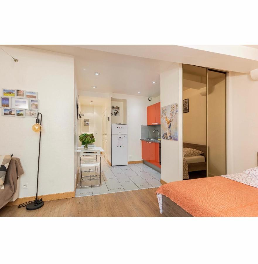Location F1 Neuf Centre Historique Riom Apartment Екстериор снимка