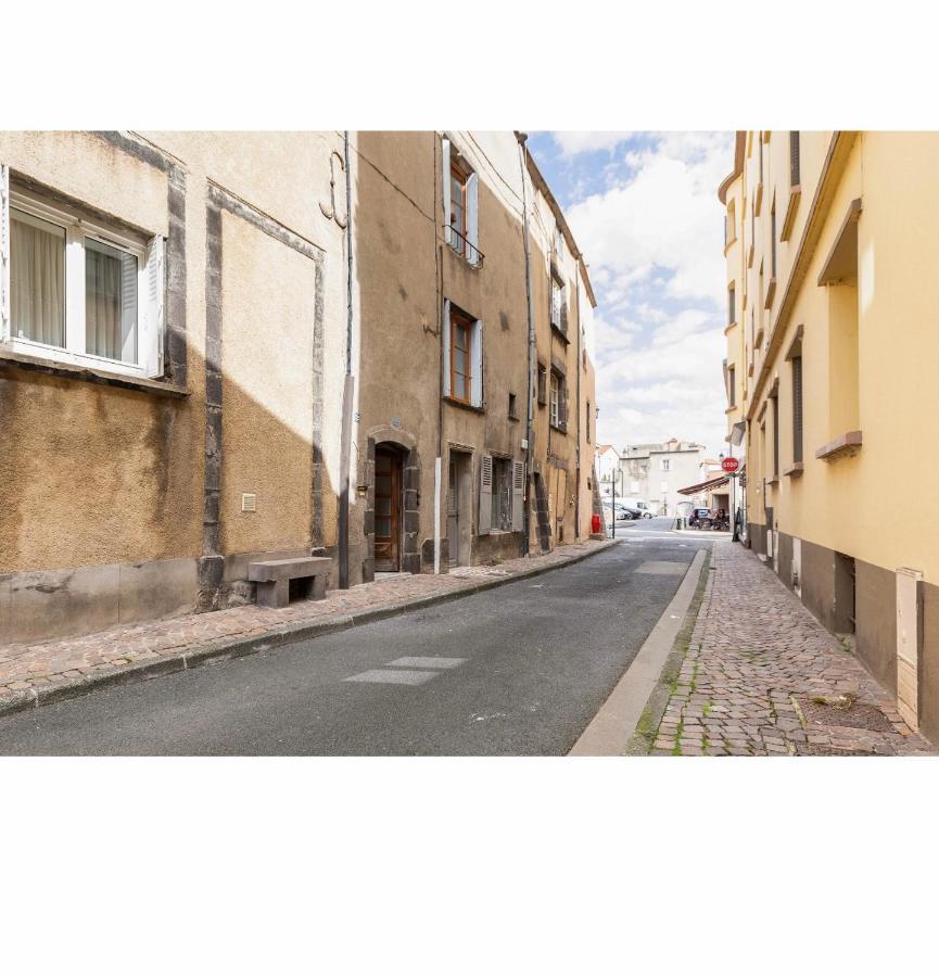 Location F1 Neuf Centre Historique Riom Apartment Екстериор снимка