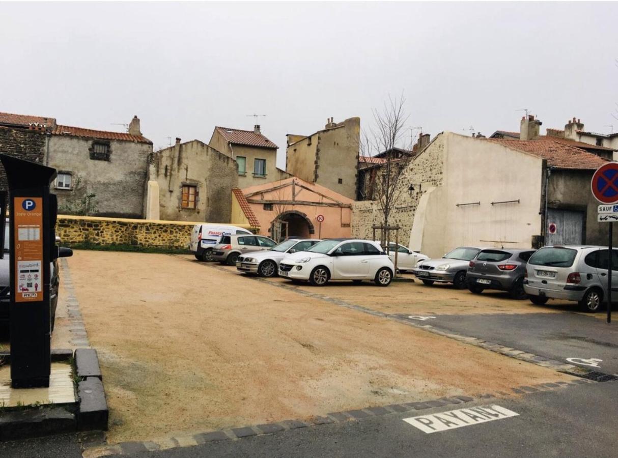 Location F1 Neuf Centre Historique Riom Apartment Екстериор снимка
